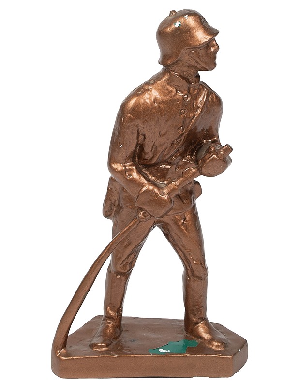 LEO LAUKKANEN Palosotilas kipsiveistos - Koriste-esineet - 10105426922 - 1