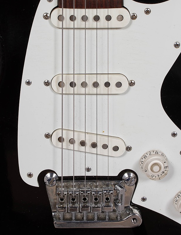 YAMAHA SC-300T sähkökitara - Audio - 10105428045 - 3