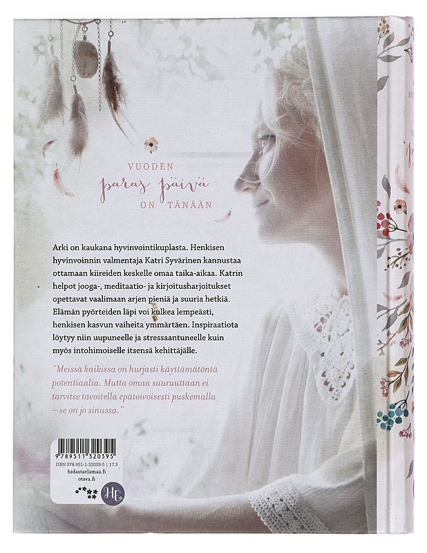 Vuoden paras päivä : pieniä (suuria) taikahetkiä arkeen - Syvärinen, Katri - Tietokirjat ja oppaat - 10105430267 - 1