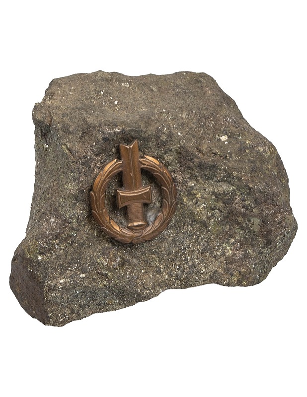 Sotainvalidien Veljesliiton-merkki kivessä - Koriste-esineet - 10105431374 - 0