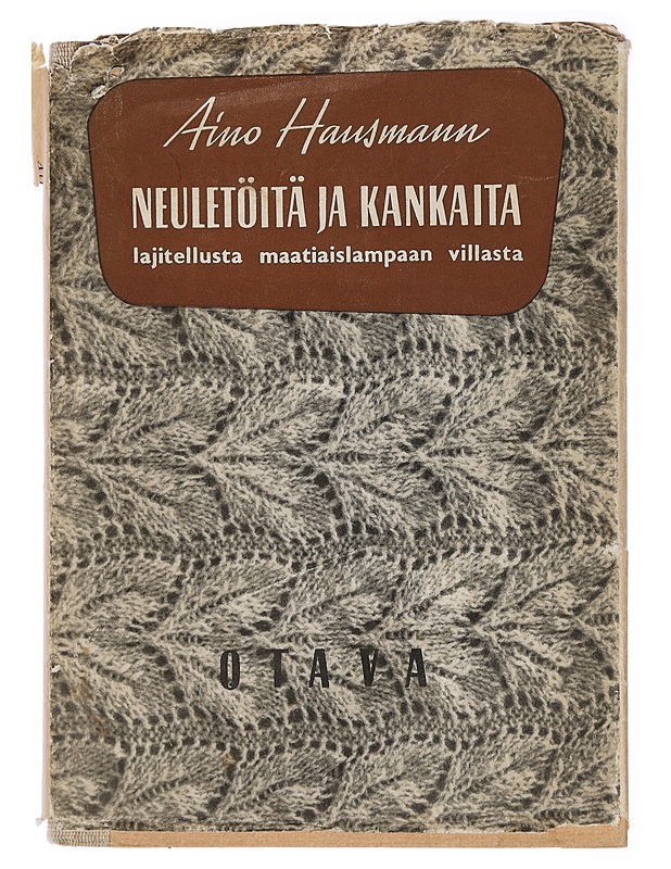 Neuletöitä ja kankaita : lajittelusta maatiaislampaan villasta - Hausmann, Aino - Tietokirjat ja oppaat - 10105436020 - 0