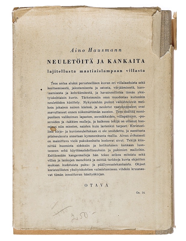 Neuletöitä ja kankaita : lajittelusta maatiaislampaan villasta - Hausmann, Aino - Tietokirjat ja oppaat - 10105436020 - 1