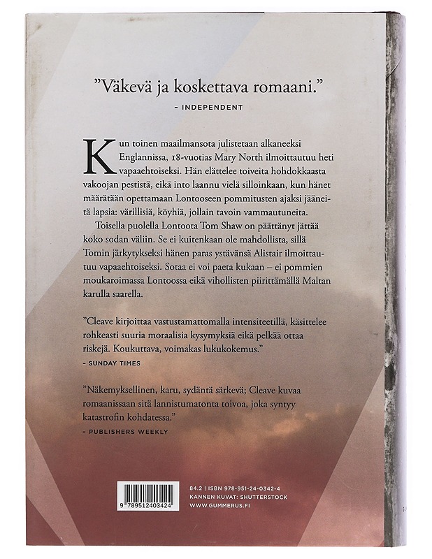 Sodassa ja rakkaudessa - Cleave, Chris - Romaanit ja novellit - 10105436050 - 1