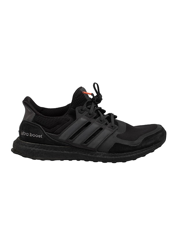 ADIDAS Ultra Boost lenkkarit, 44 2/3 - Miesten kävelykengät ja sandaalit - 10105437281 - 1