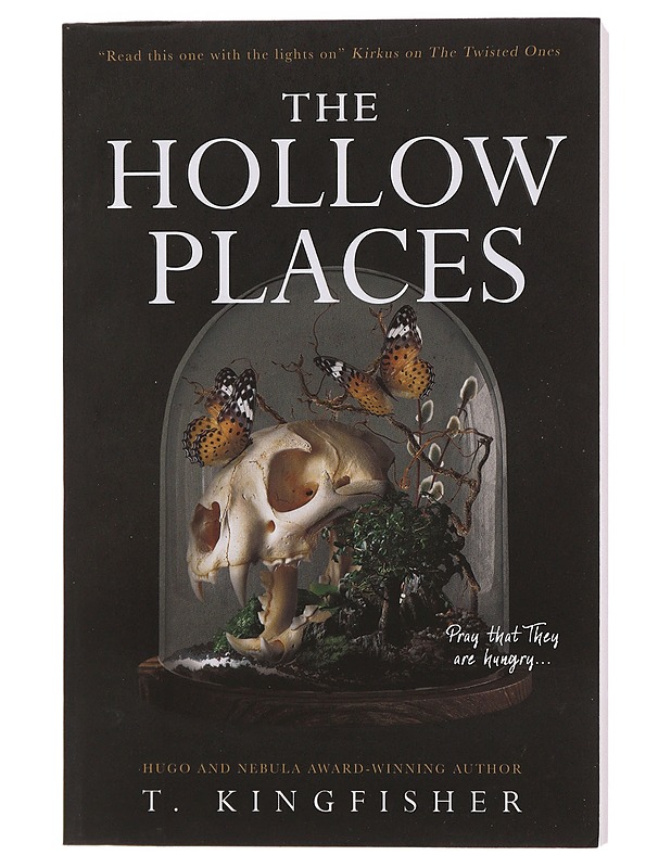 The hollow places - T. Kingfisher - Romaanit ja novellit - 10105439081 - 0