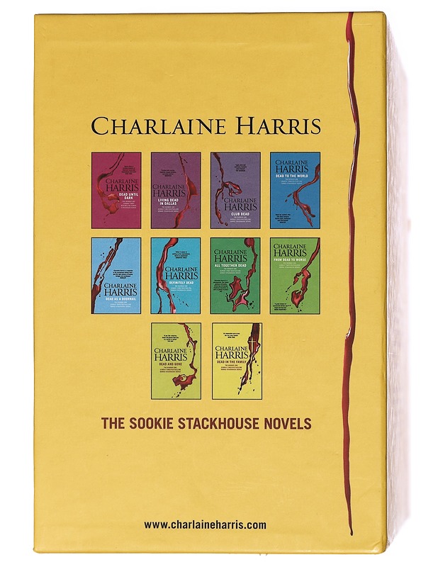 True Blood -kirjasarjaan - Harris, Charlaine - Fantasia- ja scifi - 10105440681 - 1