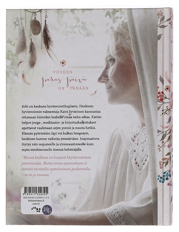 Vuoden paras päivä : pieniä (suuria) taikahetkiä arkeen - Syvärinen, Katri - Harrastekirjat - 10105443066 - 1