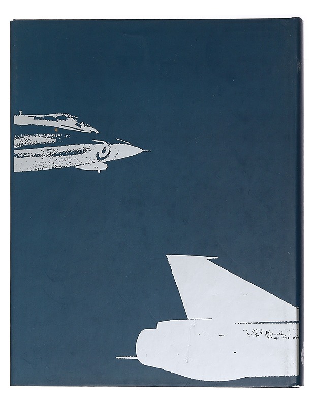 Lentorykmentti 4 - Lapin lennosto 1945-1993 : Luonetjärveltä Rovaniemelle - Ismo Myllylä - Historiakirjat - 10105443399 - 1