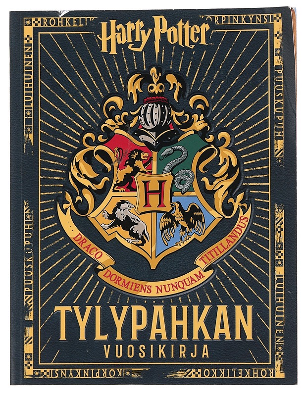 Harry Potter : Tylypahkan vuosikirja - kääntäjä: Tapani Lahtinen - Lastenkirjat - 10105444209 - 0