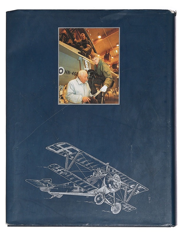 Karjalan lennoston historia 1918-1980 - Pernaa, Veli  ; Lahtela, Heikki  - Historiakirjat - 10105445739 - 1