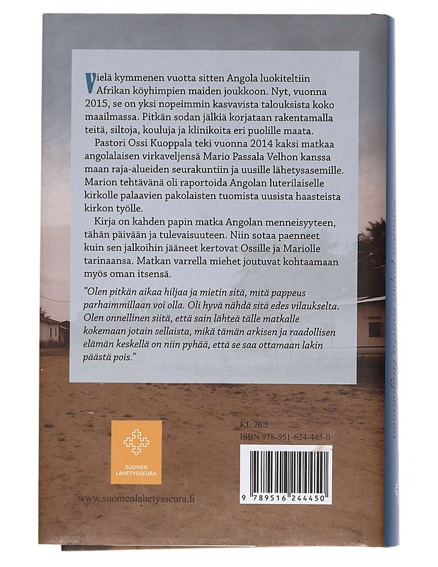 Kotiinpalaajien kylissä : kahden papin matka Angolassa - Ossi Kuoppala - Elämäkerrat ja muistelmat - 10105451217 - 1