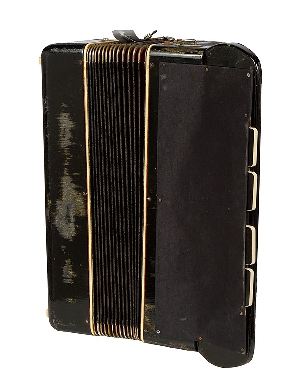 Kukkola & Kumppanit 5-rivinen tangohaitari vuodelta 1944 - Soittimet - 10105451653 - 1