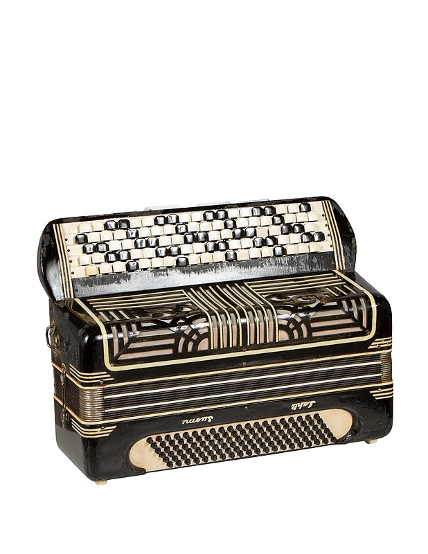 Kukkola & Kumppanit 5-rivinen tangohaitari vuodelta 1944 - Soittimet - 10105451653 - 2