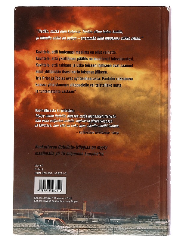 Uskollinen - Roth, Veronica - Fantasia- ja scifi - 10105455723 - 1