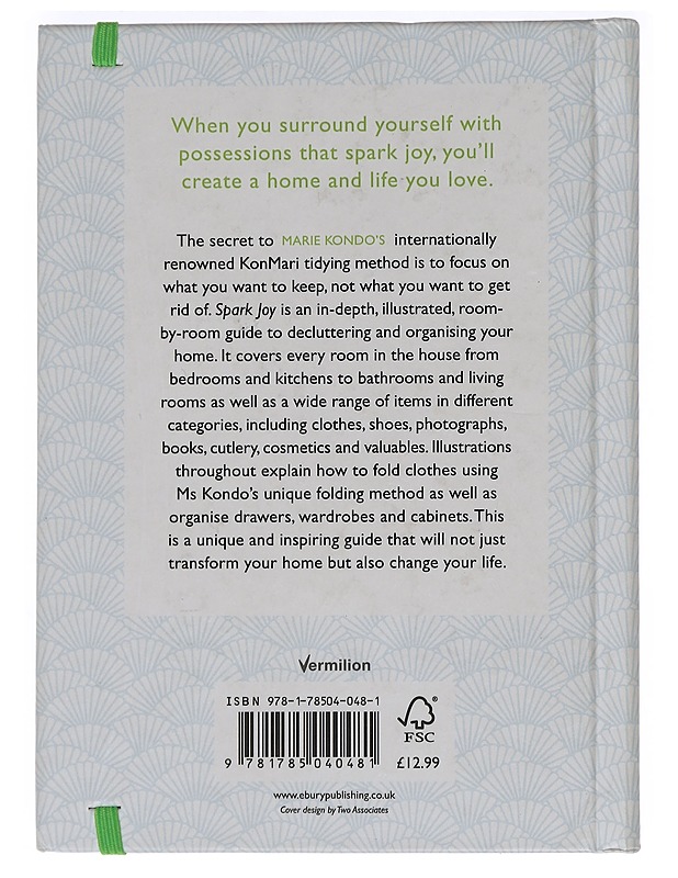 Spark joy : an illustrated guide to the Japanese art of tidying - Kondo, Marie - Tietokirjat ja oppaat - 10105456205 - 1