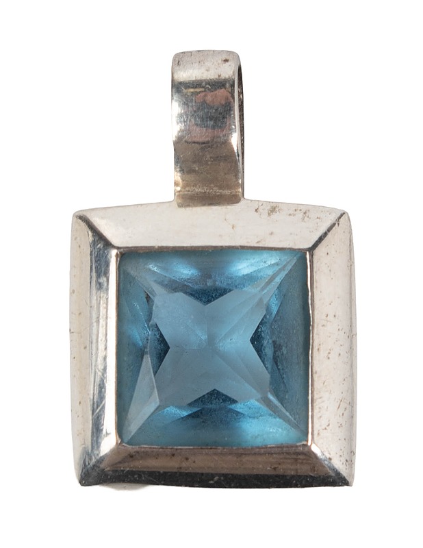 Hopeariipus sinisellä kivellä - Askartelu - 10105459378 - 0