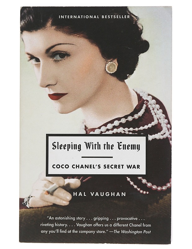Sleeping with the Enemy: Coco Chanel's Secret War - Vaughan, Hal - Elämäkerrat ja muistelmat - 10105462823 - 0