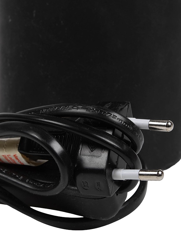 Clas Ohlsonin musta betoni pöytävalaisin - Valaisimet - 10105463019 - 1