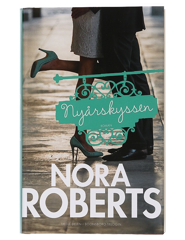 Nyårskyssen - Roberts, Nora - Romaanit ja novellit - 10105463410 - 0