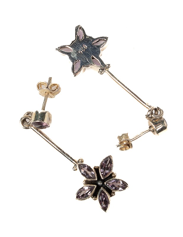 Upeat hopeiset korvakorut liloilla kivillä - Korut - 10105464258 - 1