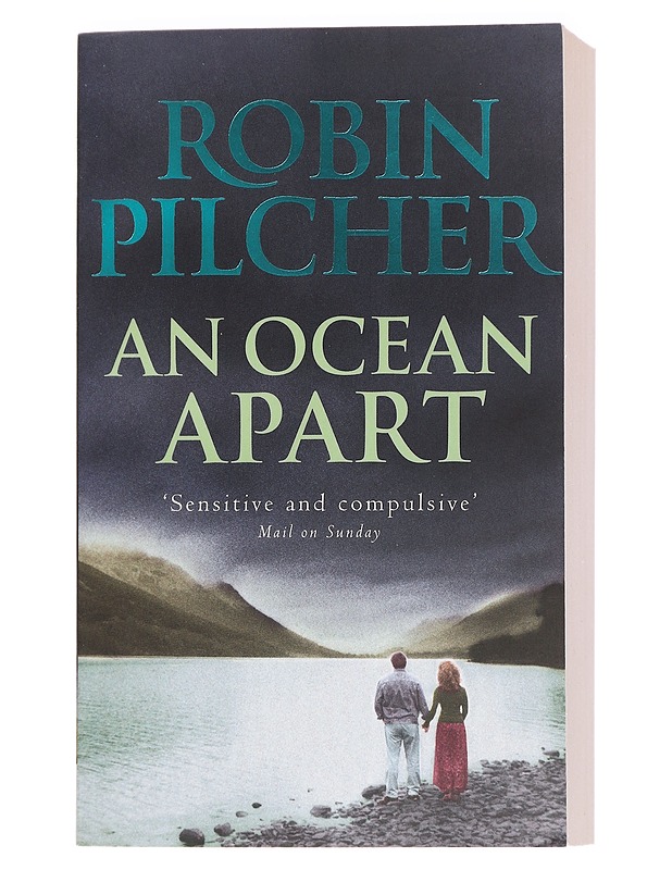 An Ocean apart - Robin Pilcher - Romaanit ja novellit - 10105465559 - 0