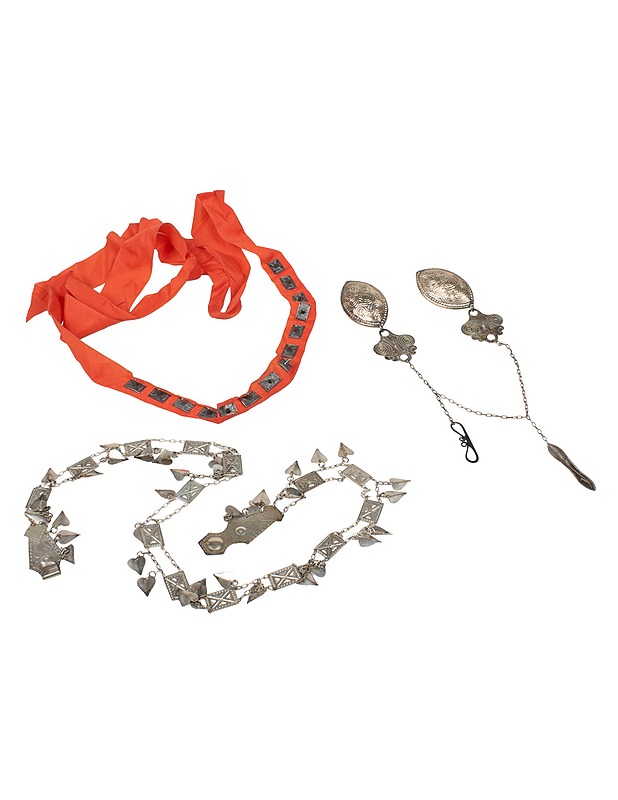 Aino-kansallispuku ja puvun koristeet - Mekot ja hameet - 10105468789 - 3