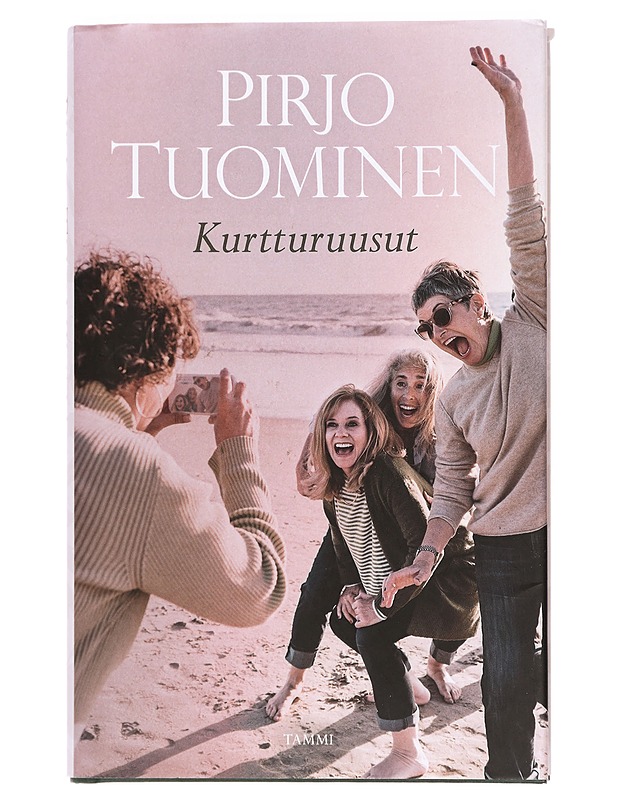 Kurtturuusut - Pirjo Tuominen - Romaanit ja novellit - 10105470104 - 0