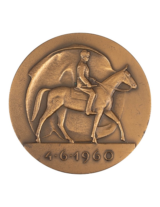 KULTATEOLLISUUS Mannerheim pöytämitali - Muut sisustustavarat - 10105470985 - 1