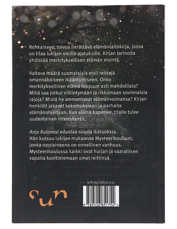 Mysteerikoulu : inspiraatiokirja ikääntyville - Anja Kulovesi - Hyvinvointikirjat - 10105471365 - 1