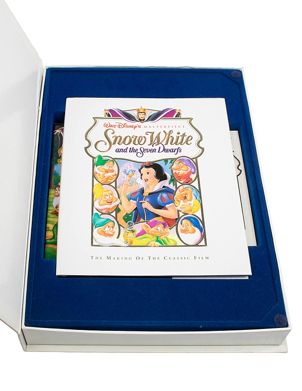 Snow White and the Seven Dwarfs: Exclusive Deluxe Video Edition - Musiikki- ja elokuvakirjat - 10105472427 - 3