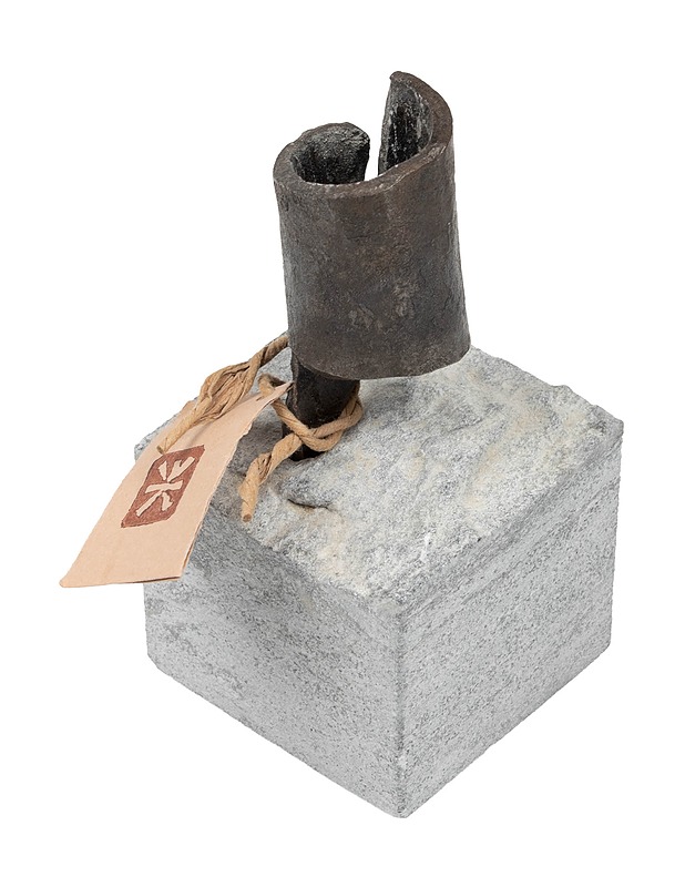 ERKKI KOKKO Kivinen kynttilänjalka - Kynttilänjalat - 10105473570 - 0