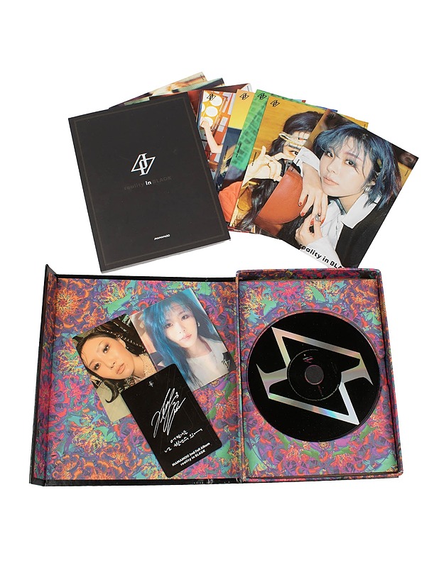 MAMAMOO - Reality In Black - CD - CD-levyt - 10105474162 - 1