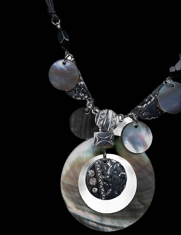 Kaulakoru helmiäisriipuksella - Korut - 10105477170 - 1