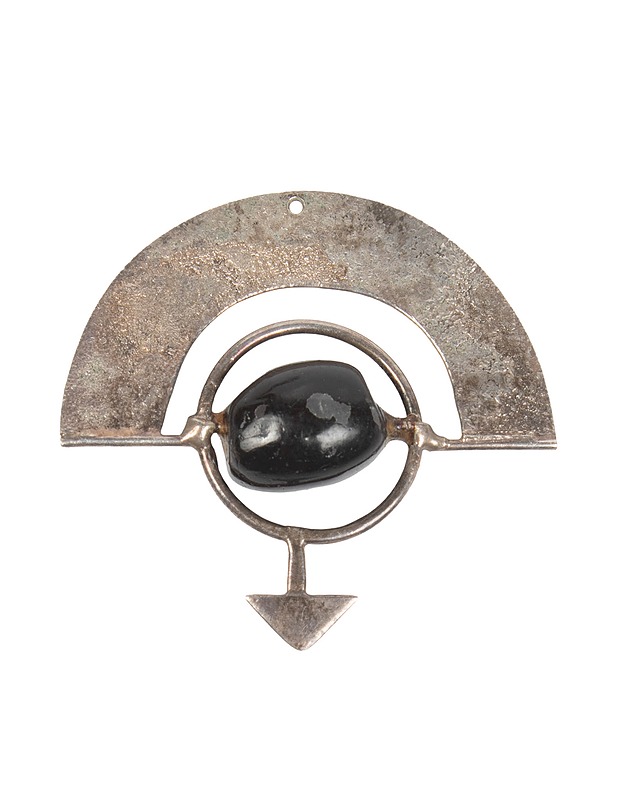 Hopeinen amuletti - Askartelu - 10105480972 - 0