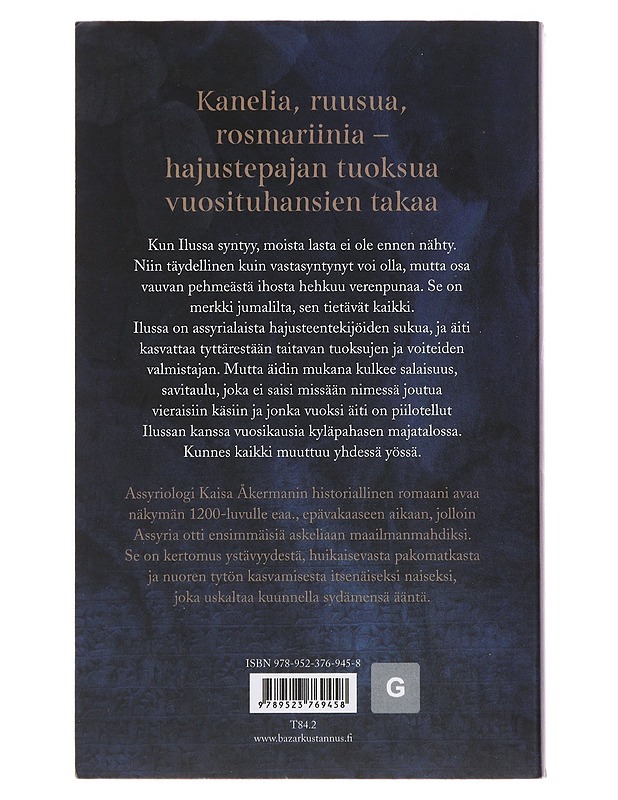 Hajusteentekijän tytär - Kaisa Åkerman - Romaanit ja novellit - 10105482919 - 1