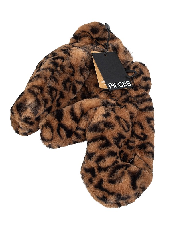 PIECES lapaset