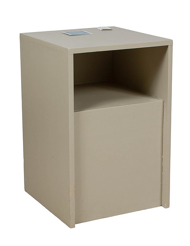 Harmaa lipasto - Hyllyt, lipastot ja arkut - 10105486332 - 0