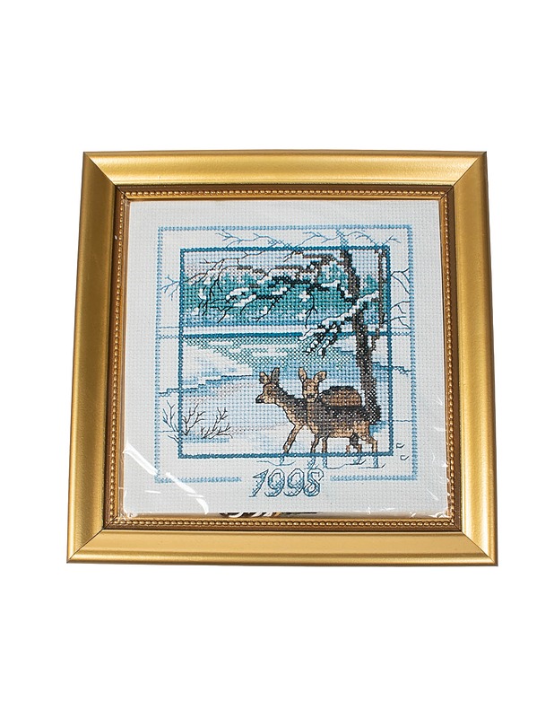 Kirjontatyö ja kehys - Käsityö - 10105486566 - 1