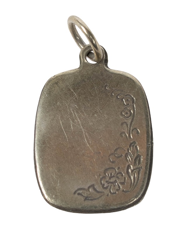 Hopeinen amuletti  - Askartelu - 10105487195 - 0