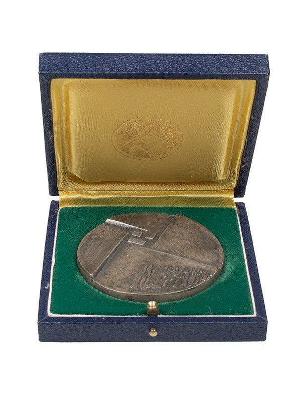 PRO AGRIA Koti peltojen keskellä pöytämitali - Koriste-esineet - 10105488942 - 1