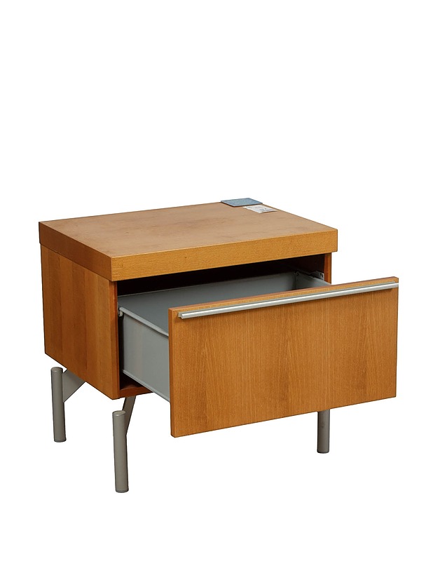 JUNET Nezz sivupöytä - Pöydät - 10105496810 - 1