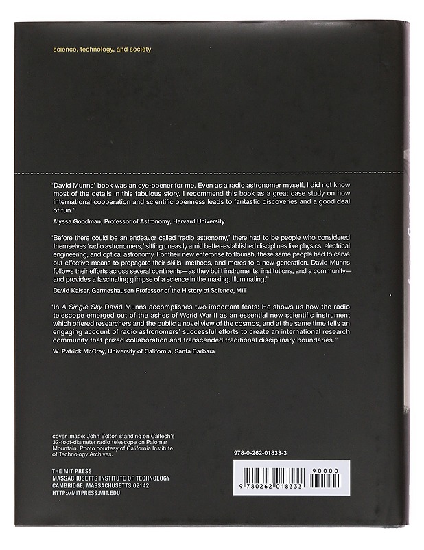 A Single Sky - Munns, Assistant Professor David P D - Tietokirjat ja oppaat - 10105497576 - 1