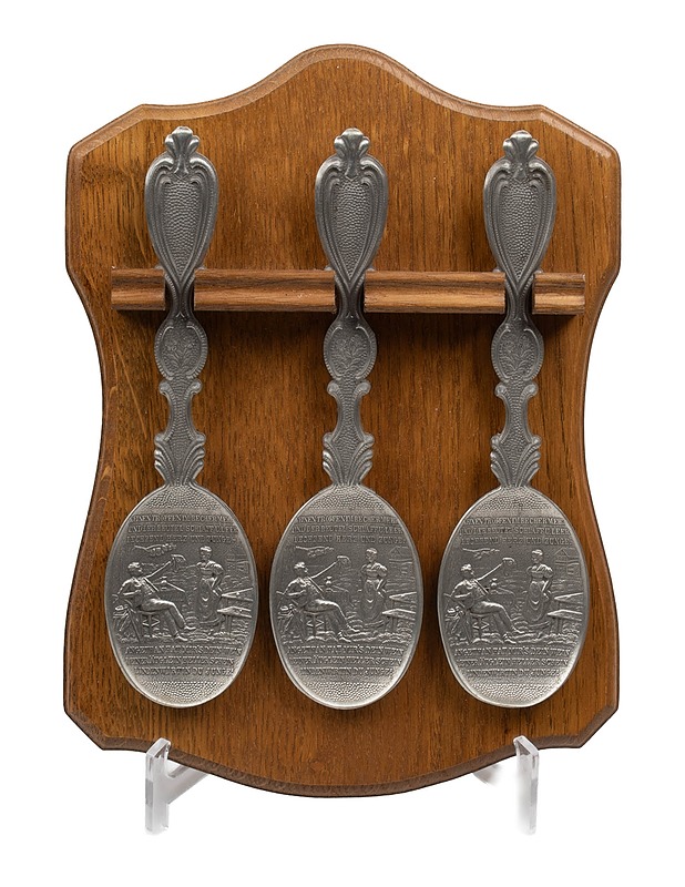 Koristelusikat ja seinäteline - Muut astiat - 10105497799 - 0