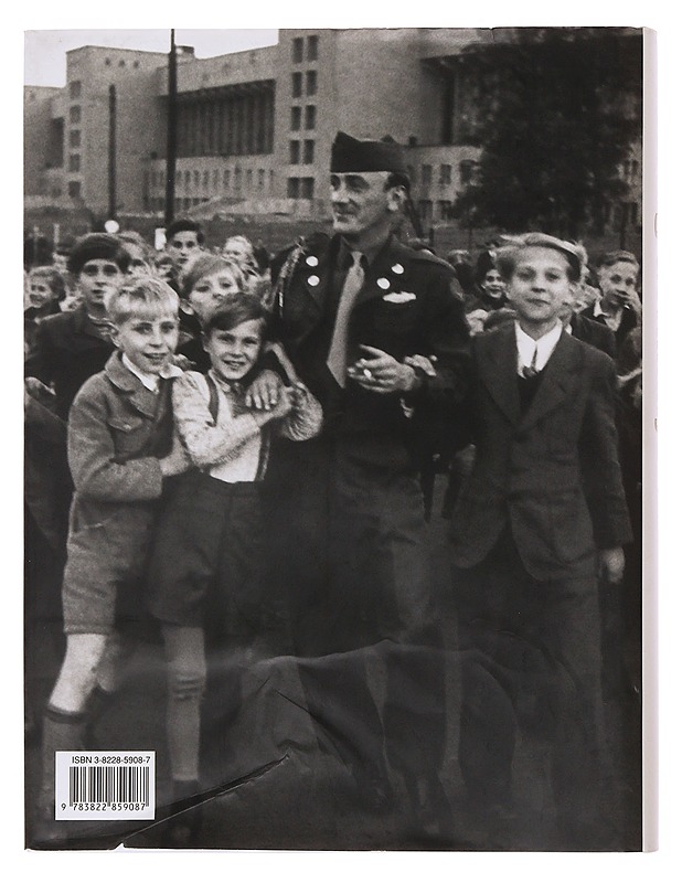 Entering Germany : 1944-1949 - Vaccaro, Tony - Historiakirjat - 10105500555 - 1