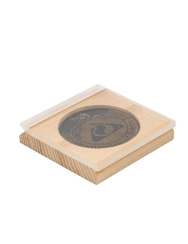 Viron öljyliusketeollisuus mitali - Muut sisustustavarat - 10105501202 - 1