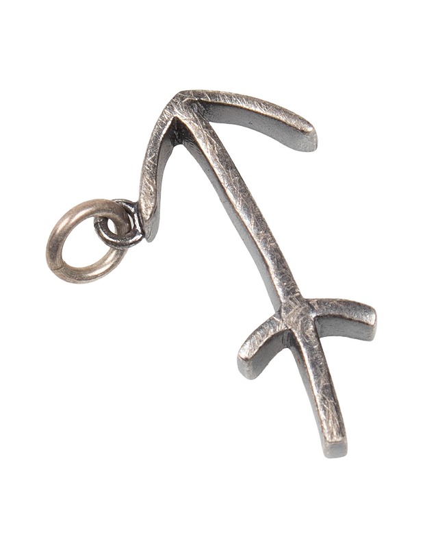 Hopeinen jousimies amuletti - Askartelu - 10105502106 - 1