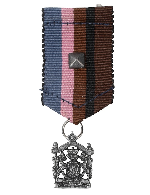 ARNE-RITARI SÄÄTIÖ rintamerkki - Korut - 10105505404 - 0