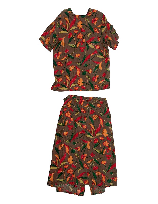 Kukkakuvioinen paita ja hame - Naisten paidat ja topit - 10105510489 - 1