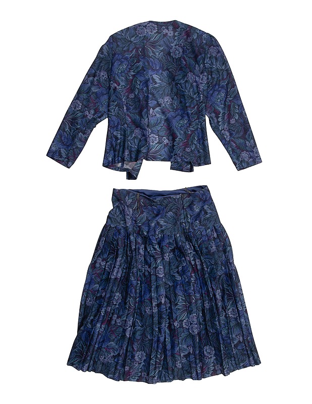 Sinisävyinen kukkakuvioinen takki ja hame - Naisten takit ja jakut - 10105510757 - 1