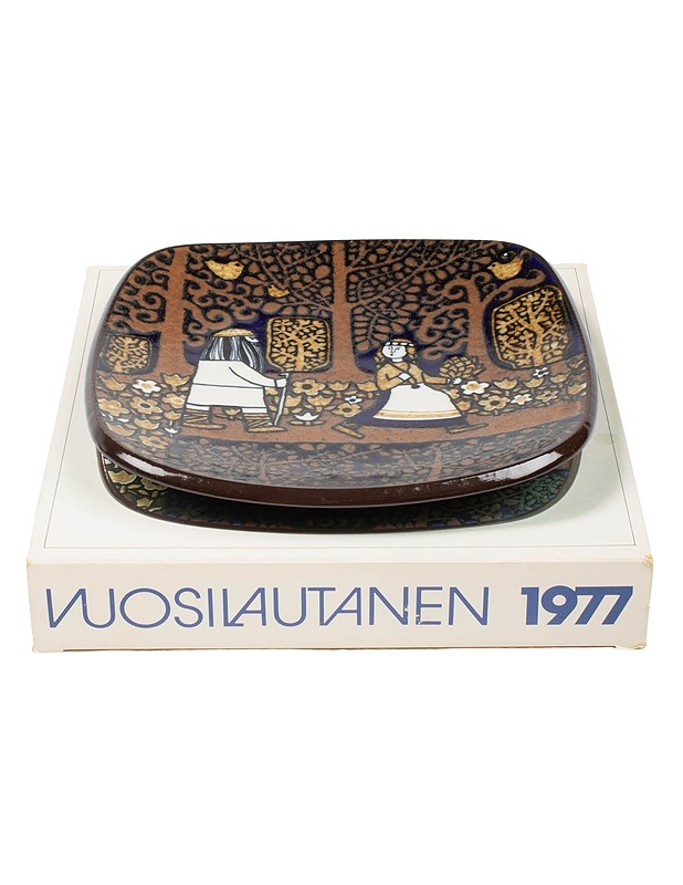 ARABIA Kalevala vuosilautanen 1977 - Designsuosikit - 10105511204 - 0